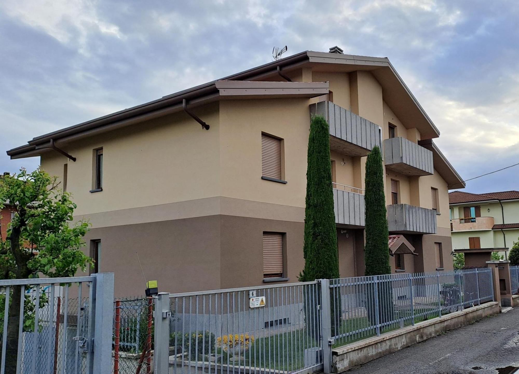 Colleoni'S Lodge Casa Vacanze Con 2 Appartamenti Verdellino Exteriör bild
