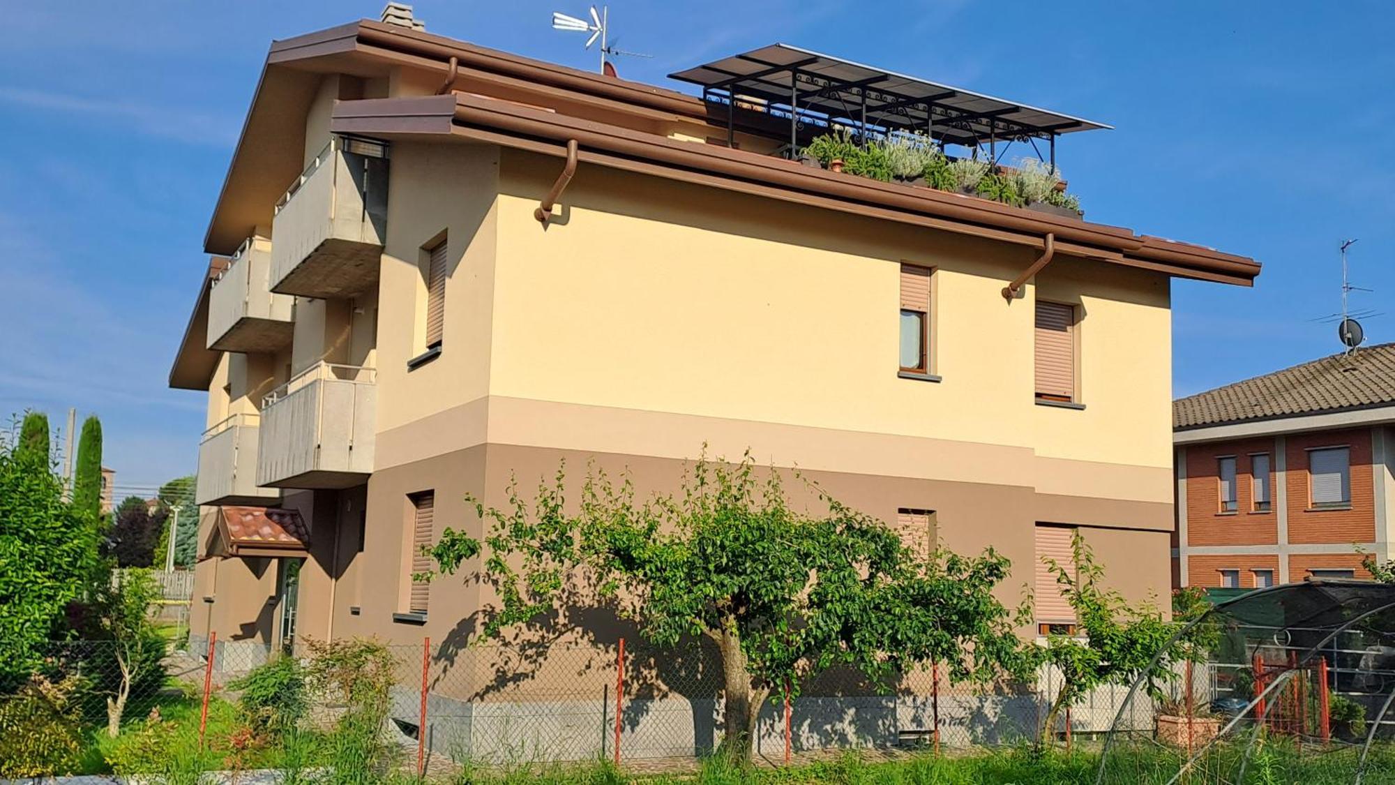 Colleoni'S Lodge Casa Vacanze Con 2 Appartamenti Verdellino Exteriör bild