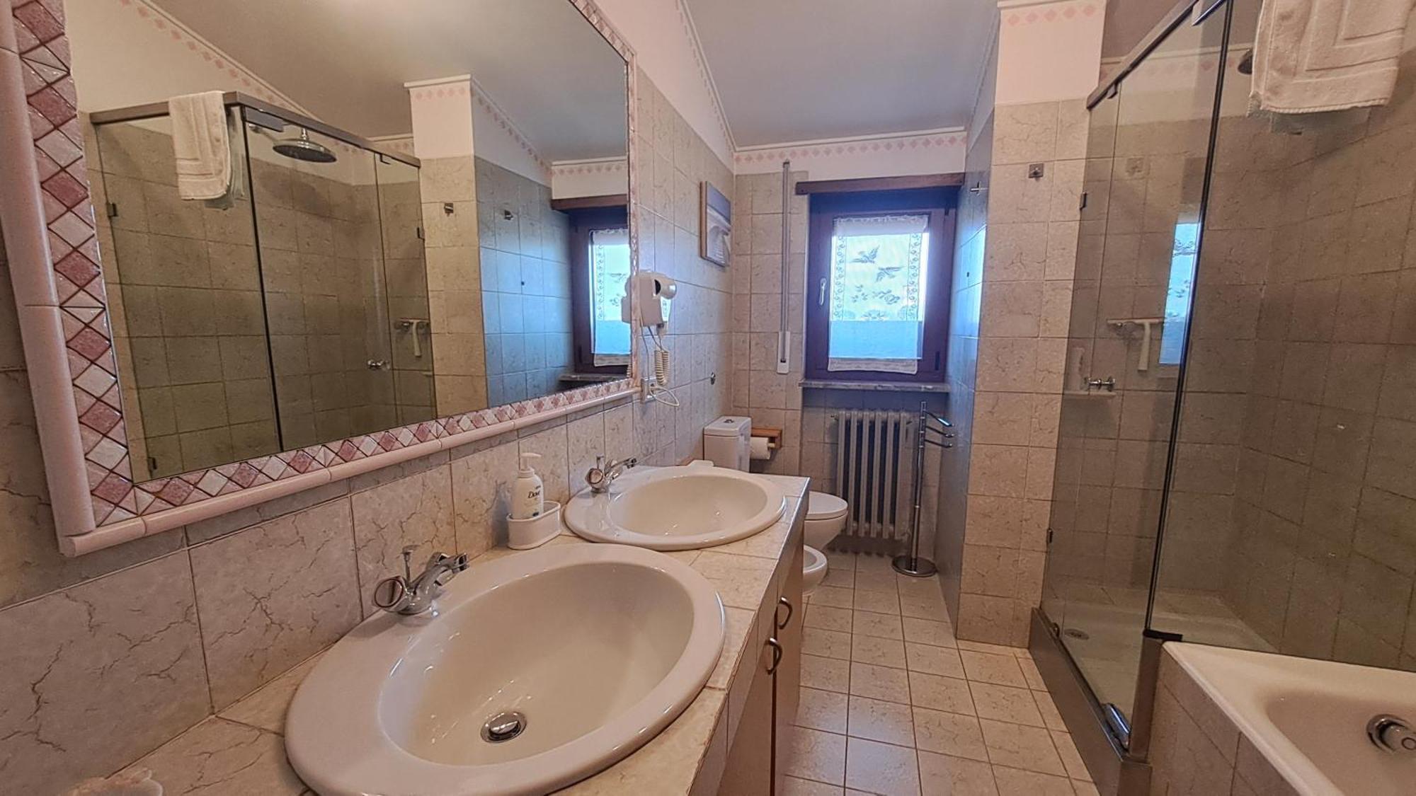 Colleoni'S Lodge Casa Vacanze Con 2 Appartamenti Verdellino Rum bild